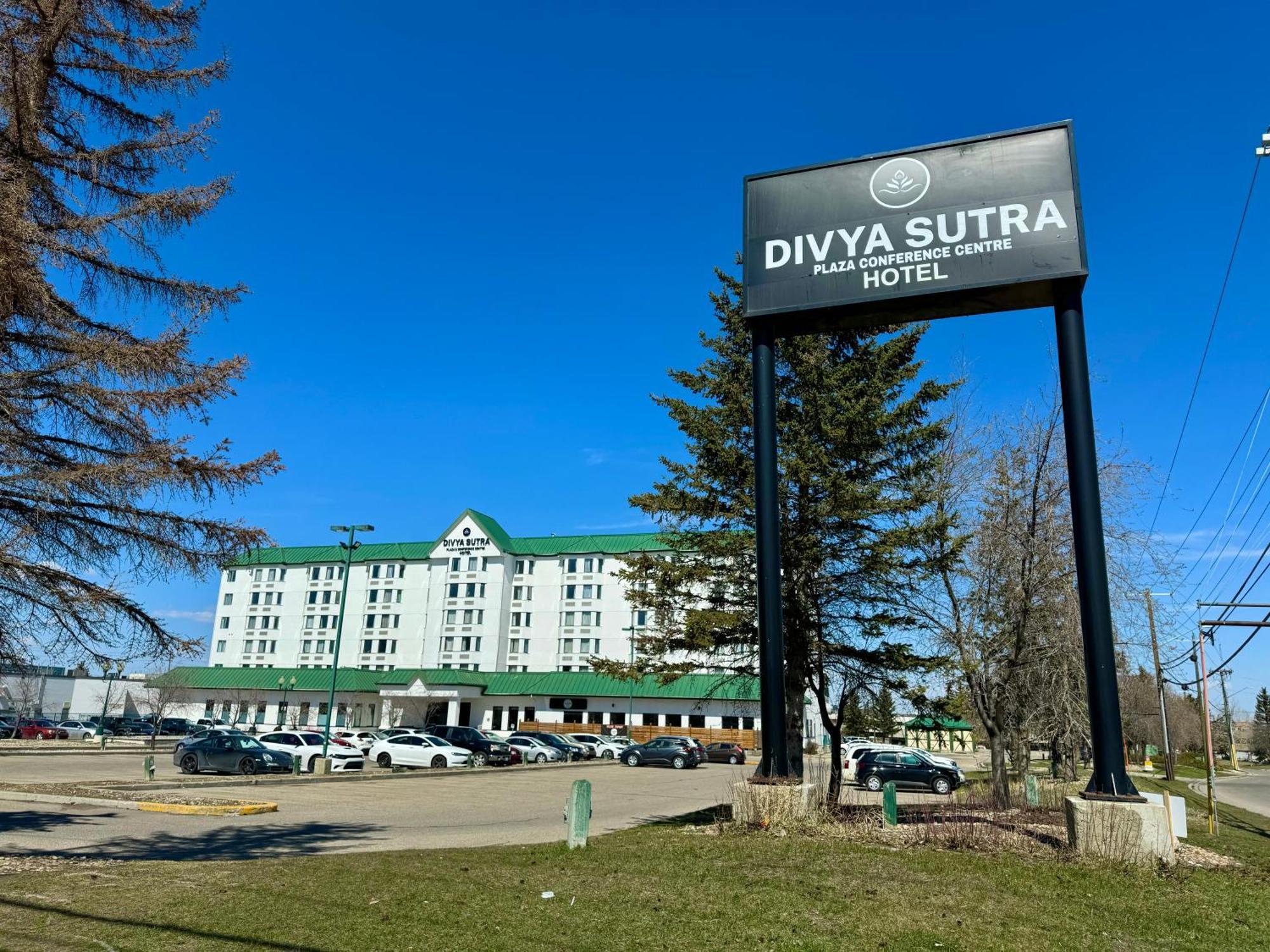 Divya Sutra Plaza And Conference Centre Calgary Airport Hotel Eksteriør billede