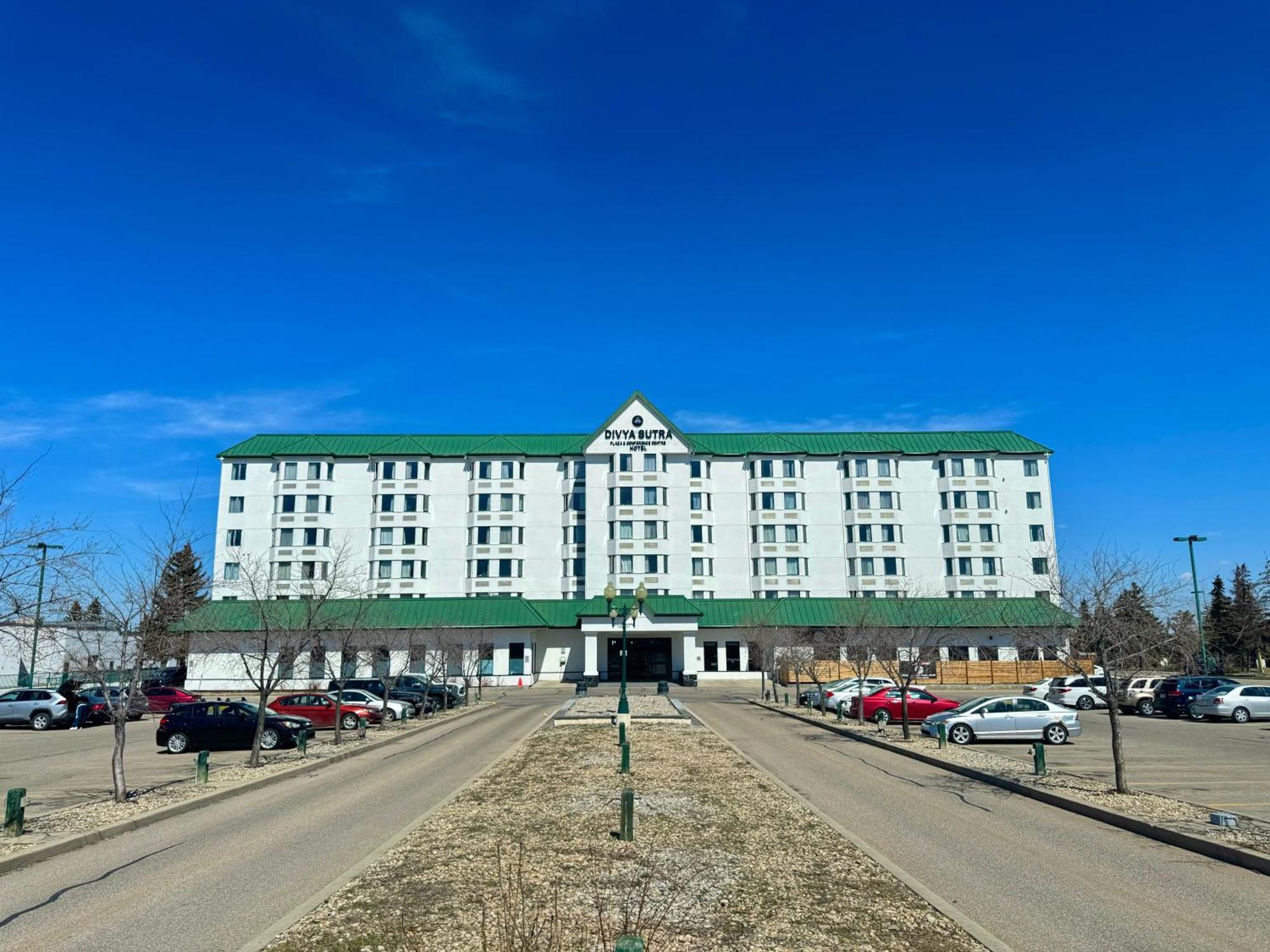 Divya Sutra Plaza And Conference Centre Calgary Airport Hotel Eksteriør billede