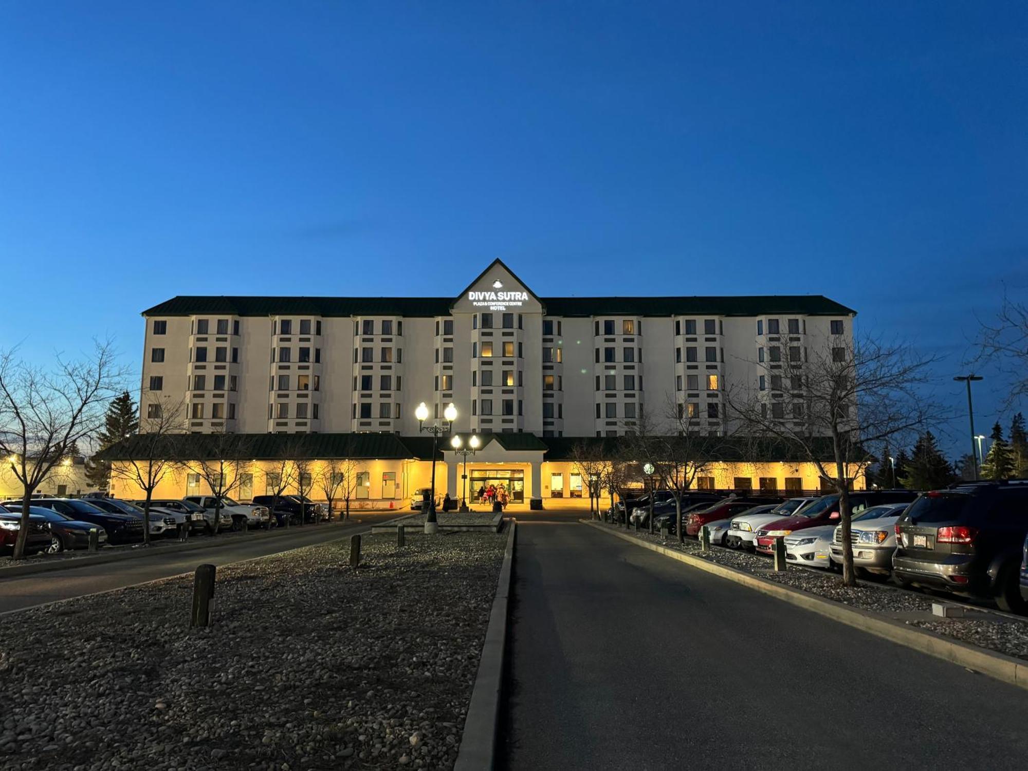 Divya Sutra Plaza And Conference Centre Calgary Airport Hotel Eksteriør billede