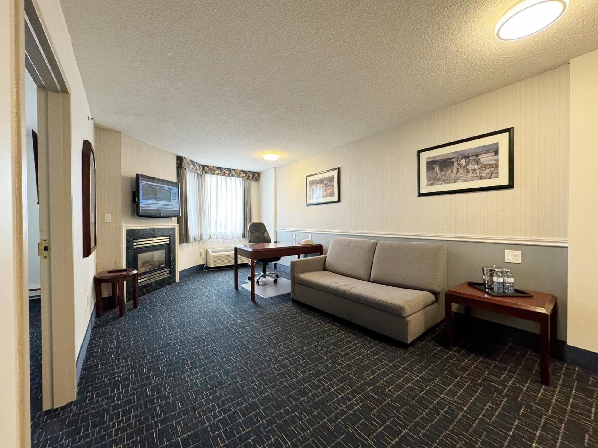 Divya Sutra Plaza And Conference Centre Calgary Airport Hotel Eksteriør billede