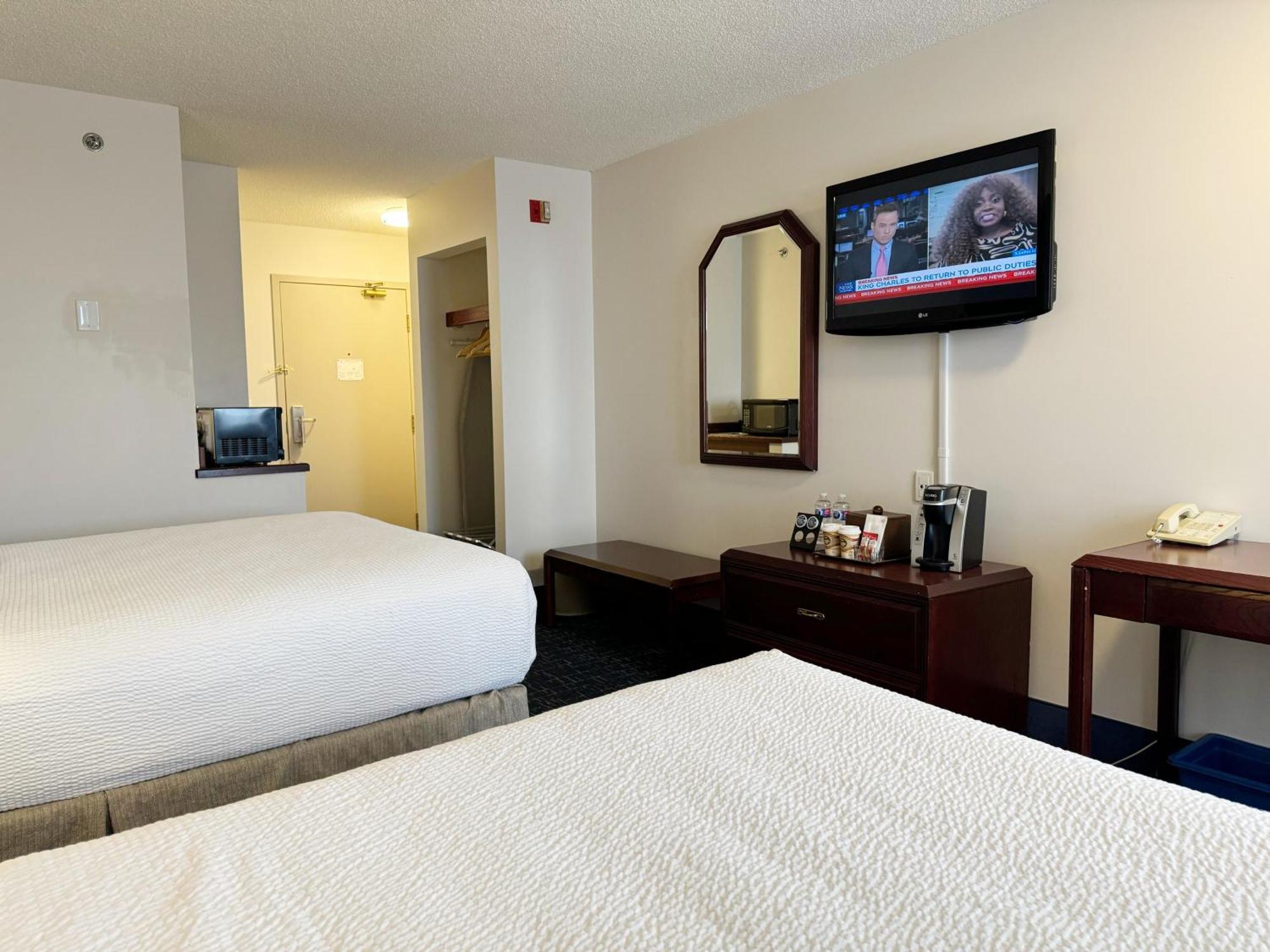 Divya Sutra Plaza And Conference Centre Calgary Airport Hotel Eksteriør billede