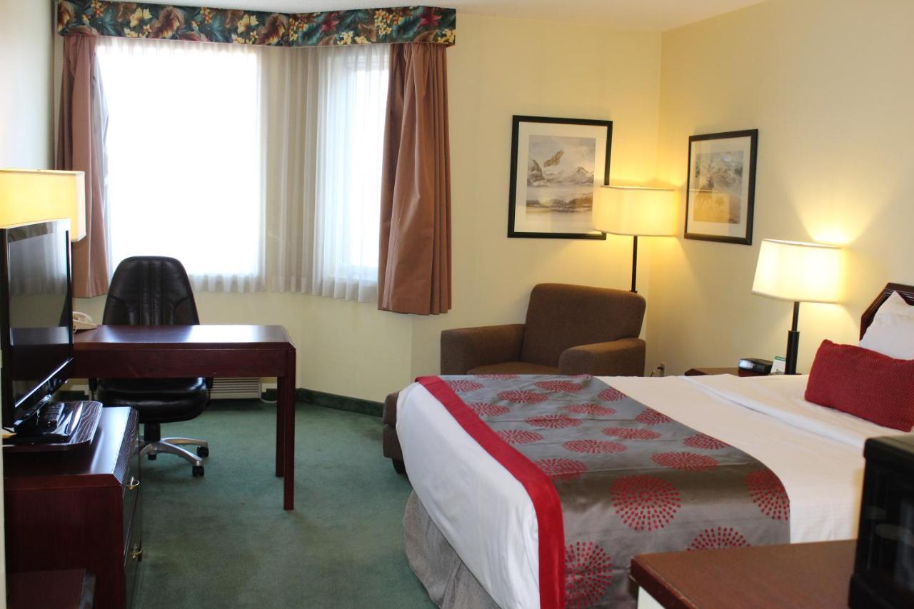 Divya Sutra Plaza And Conference Centre Calgary Airport Hotel Eksteriør billede